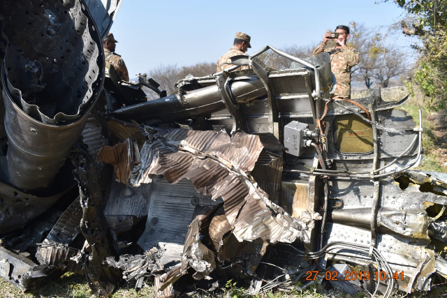 Pakistan Air force Shot down Jet and pilot arrested